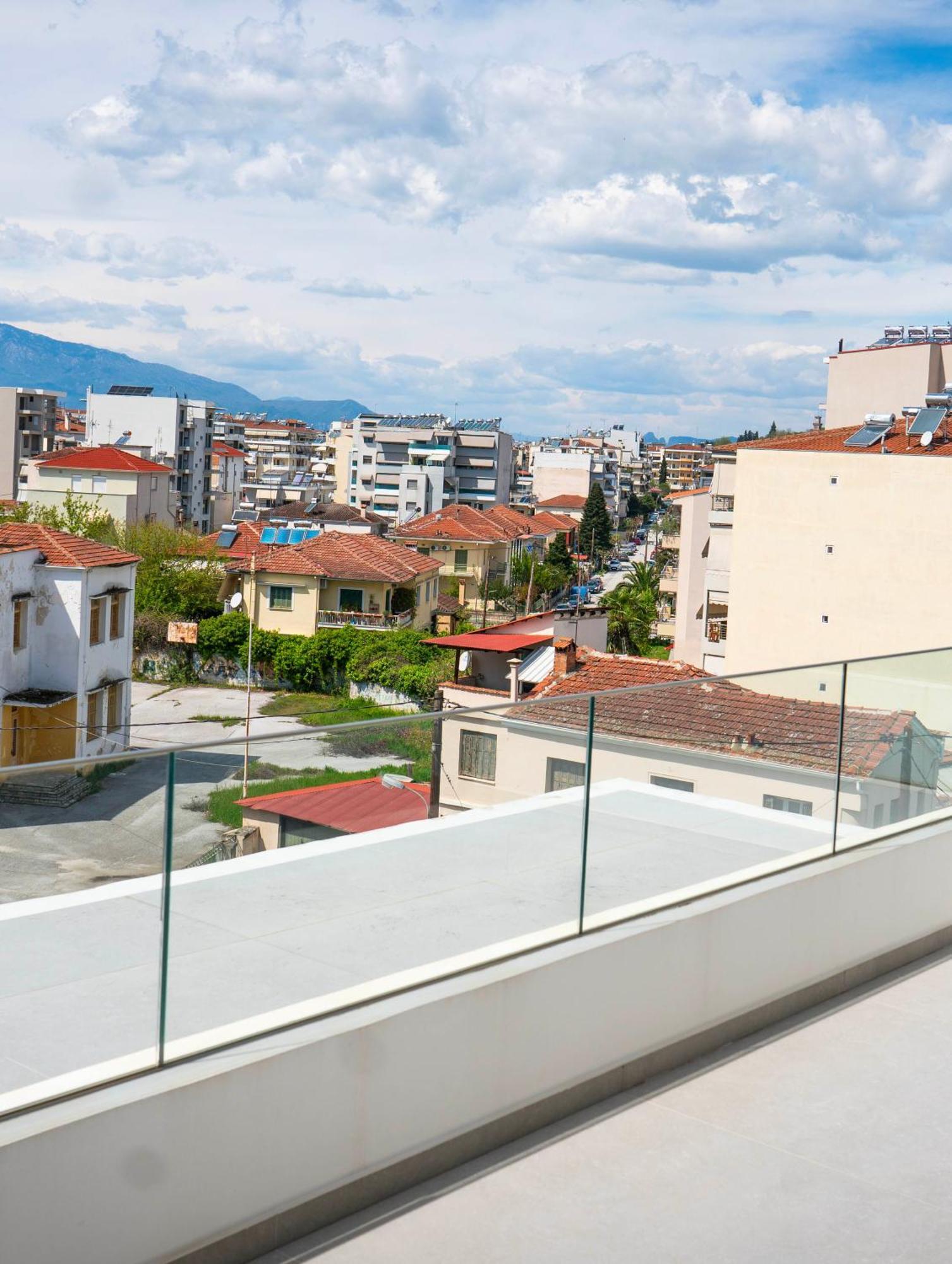 White Luxury Apartment Tríkala Exterior foto